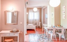 Dimitra'S Garden - Holiday Apartments